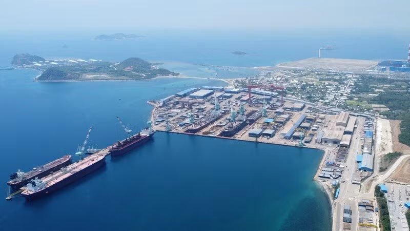 Công nghiệp và xây dựng Khánh Hòa năm 2025 tăng 8,81%. Trong ảnh: Toàn cảnh Nhà máy đóng tàu HD Hyundai Việt Nam (Ảnh: PHONG NGUYÊN) 