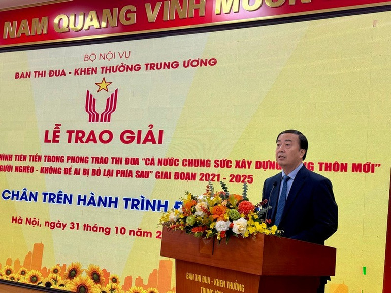 Phó Trưởng Ban Thi đua-Khen thưởng Trung ương, Trưởng Ban tổ chức cuộc thi Nguyễn Anh Tuấn phát biểu tại lễ trao giải. z7174303847687-80e2c5280c26b64fbd90c196c6207751.jpg