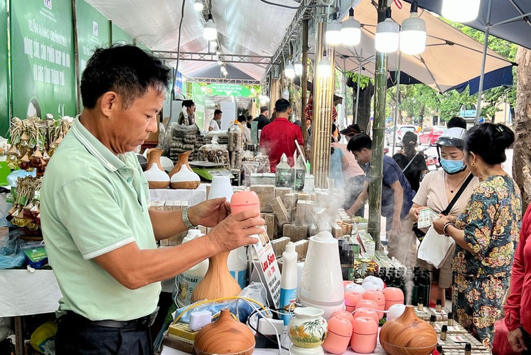 Sản phẩm OCOP giúp người dân nâng cao thu nhập. img-4675.jpg