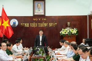 Phó Trưởng Ban tổ chức Trung ương Nguyễn Thanh Bình làm việc tại Bệnh viện Thống Nhất.