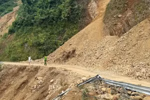 Điểm sạt lở tại Km3+530 thuộc công trình đường 433 đi thôn Mường Tuổng, xã Đức Nhàn, tỉnh Phú Thọ.