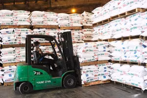 Kho sản phẩm phân đạm ure Phú Mỹ của Tổng công ty Phân bón và Hoá chất Dầu khí (PVFCCo). (Ảnh: TTXVN)