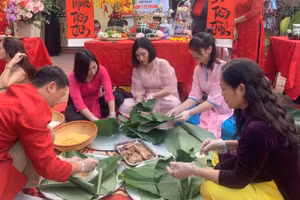 [Video] Ngày hội Bánh chưng xanh đem không khí Tết đến thật gần