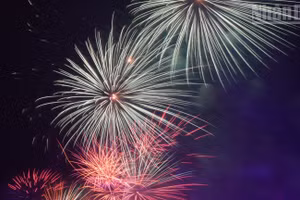 [Video] Màn pháo hoa chào mừng năm mới tại Khai mạc Lễ hội hoa đào xứ Lạng năm 2026