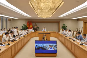 Phó Thủ tướng Thường trực Chính phủ Phạm Gia Túc làm việc với Bộ Xây dựng, một số bộ, ngành, thành phố Hà Nội, Thành phố Hồ Chí Minh về tình hình triển khai các dự án đường sắt. (Ảnh: VGP/PHƯƠNG NGUYÊN)