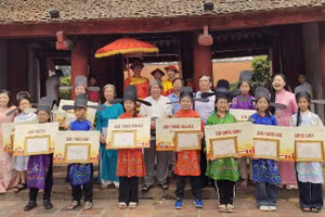 [Video] Lễ vinh danh 329 học sinh xuất sắc tại Hội thi Đình Trạng Nguyên Tiếng Việt 2025-2026