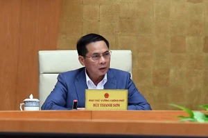 Phó Thủ tướng Bùi Thanh Sơn chủ trì phiên họp thứ nhất của Tổ công tác bảo đảm an ninh năng lượng trước diễn biến phức tạp của cuộc xung đột quân sự tại Trung Đông. (Ảnh: VGP/Hải Minh)