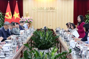 Thứ trưởng Bộ Ngoại giao Lê Thị Thu Hằng, Trưởng Tiểu ban Tuyên truyền và Văn hóa APEC 2027 chủ trì cuộc họp lần 1 của Tiểu ban. (Ảnh: AN ĐĂNG/TTXVN)