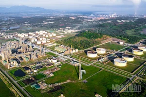 Tỉnh Quảng Ngãi tăng trưởng kinh tế đạt mức 2 con số và dẫn đầu khu vực miền trung-Tây Nguyên.