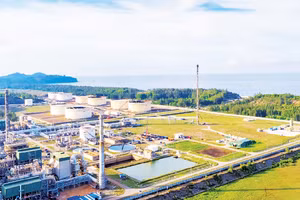 Nhà máy Lọc dầu Dung Quất đang nâng cao công suất pha chế, phối trộn nhằm cung cấp xăng E10 ra thị trường.