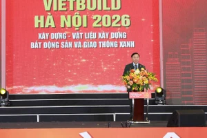 Phó Thủ tướng Chính phủ Trần Hồng Hà phát biểu khai mạc Triển lãm Quốc tế Vietbuild Hà Nội 2026 lần 1. (Ảnh: Bộ Xây dựng)