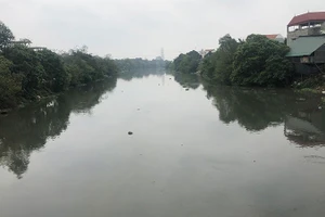 Chất lượng nước trên hệ thống thủy lợi Bắc Hưng Hải chảy qua địa bàn xã Nghĩa Trụ, huyện Văn Giang (Hưng Yên) đã được cải thiện. (Ảnh: HOÀNG HÙNG)