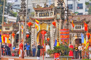 Làng Triều Khúc (nay thuộc phường Thanh Liệt, Hà Nội).