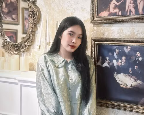 Chị Hương Giang mong muốn có sự phối hợp chặt chẽ giữa gia đình và nhà trường trong việc giáo dục kỹ năng sử dụng mạng an toàn cho học sinh. (Ảnh: Nhân vật cung cấp)