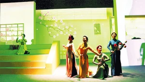 Nét đẹp văn hóa Hà thành được giới thiệu qua tour Ký ức Cột cờ.