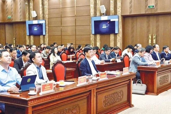 Thành ủy Hà Nội quán triệt, triển khai Chương trình hành động của Đảng bộ thành phố Hà Nội thực hiện Nghị quyết Đại hội đại biểu toàn quốc lần thứ XIV của Đảng.