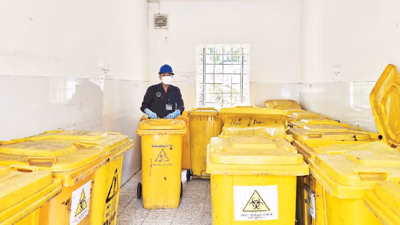 Bệnh viện đa khoa trung tâm tỉnh Gia Lai phân loại, thu gom và xử lý đúng quy định để bảo vệ môi trường.