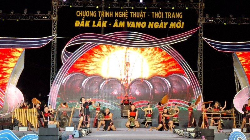 Âm vang đại ngàn Tây Nguyên giữa lòng biển cả. 20250719-194239-5180.jpg