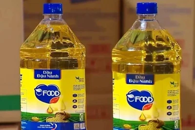 Dầu ăn thực vật để làm thức ăn chăn nuôi. (Ảnh: VTV)