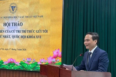 Phó Giáo sư, Tiến sĩ Phạm Ngọc Linh, Phó Chủ tịch Liên hiệp Hội Việt Nam phát biểu tại hội thảo. (Ảnh: BÍCH LIÊN)