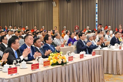 Các đồng chí lãnh đạo Đảng, Nhà nước và các đại biểu dự hội nghị. (Ảnh: Thủy Nguyên)