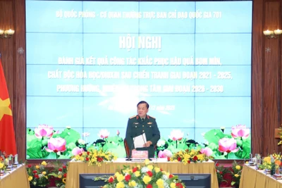 Thượng tướng Hoàng Xuân Chiến, Thứ trưởng Quốc phòng chủ trì hội nghị.