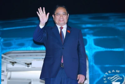 Thủ tướng Phạm Minh Chính đến Kuala Lumpur, bắt đầu chuyến tham dự Hội nghị Cấp cao ASEAN lần thứ 47 và các Hội nghị Cấp cao liên quan. (Ảnh: TTXVN)