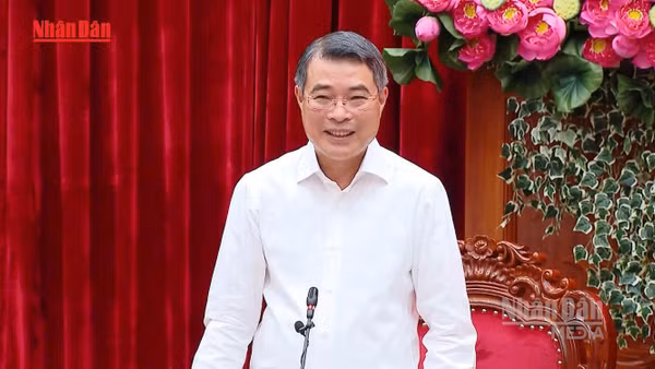[Video] Thủ Tướng Lê Minh Hưng: Vĩnh Long phải xác lập mô hình mới cho mục tiêu tăng trưởng "2 con số"
