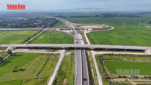 [Video] Ngày mai (15/7), thu phí 5 dự án cao tốc đoạn Bãi Vọt - Cam Lộ