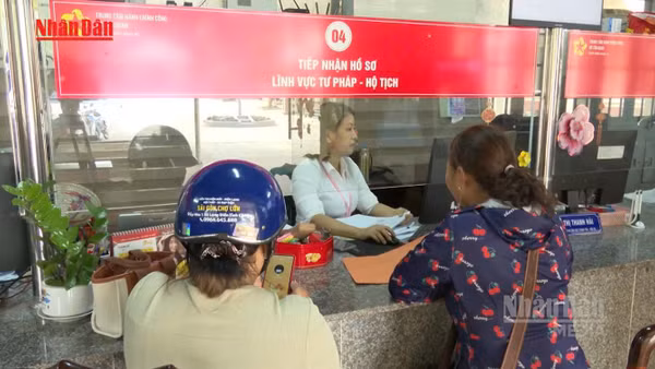 [Video] Đề xuất thay thế cán bộ có mức độ hài lòng thấp tại bộ phận một cửa