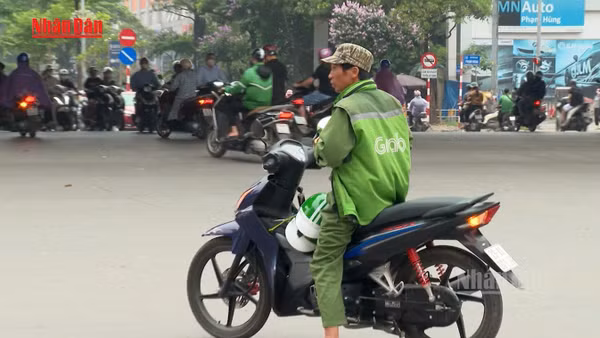 [Video] 100% xe ôm công nghệ, taxi ở Hà Nội phải chuyển sang xe điện vào năm 2030