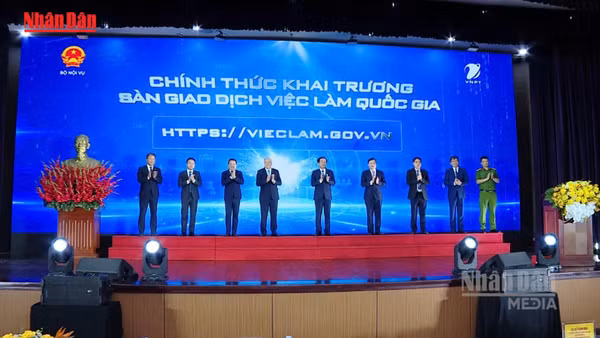 [Video] Khai trương Sàn giao dịch việc làm quốc gia, kết nối thị trường lao động trên nền tảng số