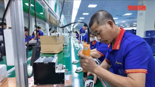 [Video] Trình Chính phủ phương án tăng lương tối thiểu vùng từ 1/1/2027 thêm 7,8%