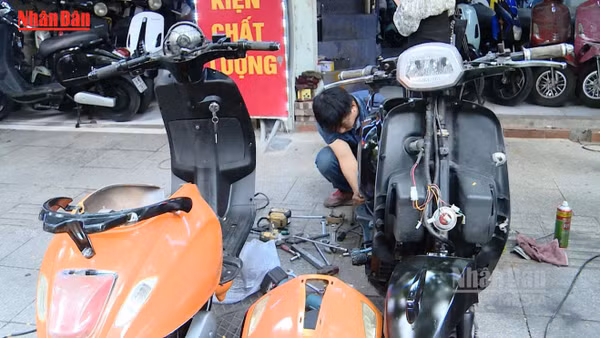 [Video] Hà Nội dự kiến thu hẹp diện hỗ trợ đổi xe máy điện