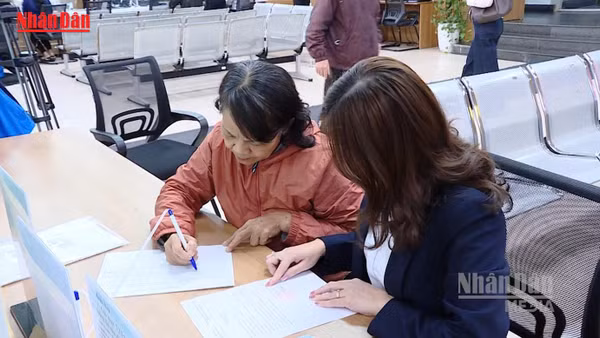[Video] Bỏ bắt buộc công chứng với 6 giao dịch