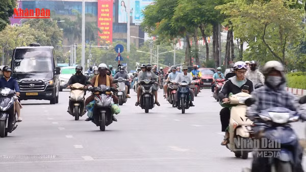 [Video] Hà Nội dự kiến cấm xe máy xăng theo giờ trong vùng lõi Hoàn Kiếm từ 1/7/2026