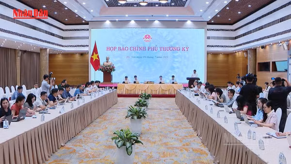[Video] Bộ Công Thương bảo đảm cung ứng điện dù nhu cầu tiêu thụ liên tiếp lập kỷ lục
