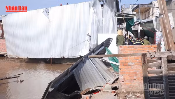 [Video] Cà Mau sạt lở nghiêm trọng trên kênh xáng Bạc Liêu-Cà Mau