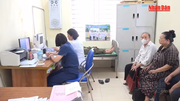 [Video] Bộ Y tế đề xuất BHYT chi trả hơn 200 dịch vụ khám chữa bệnh tại nhà