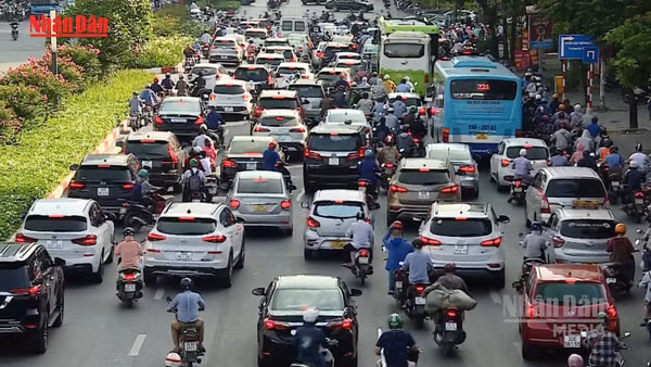 [Video] Hà Nội sẽ chi tiền hỗ trợ đổi xe xăng tối đa 5 triệu đồng