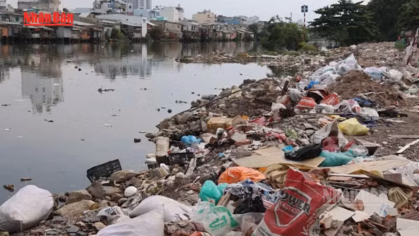 [Video] TP Hồ Chí Minh tăng tốc di dời nhà ven kênh, rạch