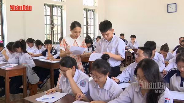 [Video] Hà Nội cấm dạy thêm, học trước chương trình trong hè