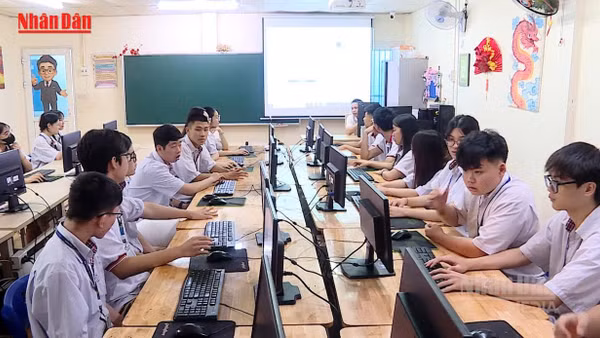 [Video] Cả nước đã có hơn 1,01 triệu thí sinh đăng ký dự thi tốt nghiệp THPT 2026 
