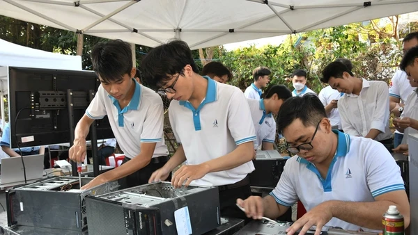 Để thực hiện Nghị quyết 57-NQ/TW, các chuyên gia cho rằng việc thu hút, trọng dụng trí thức trẻ cần được xác định là nhiệm vụ chiến lược lâu dài.