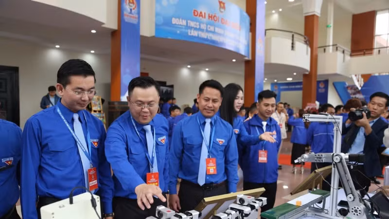 Hoạt động nghiên cứu khoa học tại Khu Công nghệ cao Thành phố Hồ Chí Minh.