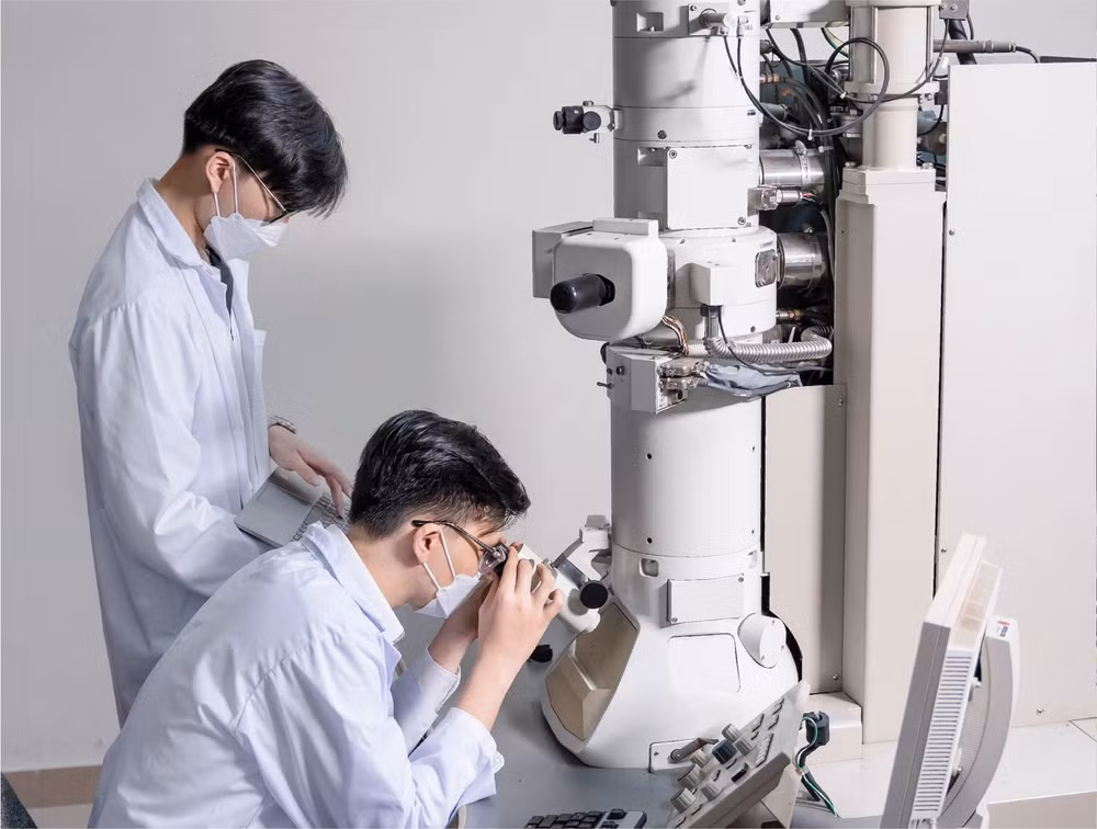 Cần thu hút và giữ chân những tổng công trình sư, chuyên gia, nhà khoa học đủ năng lực đảm nhận các nhiệm vụ công nghệ chiến lược. (Ảnh: Bộ Khoa học và Công nghệ)