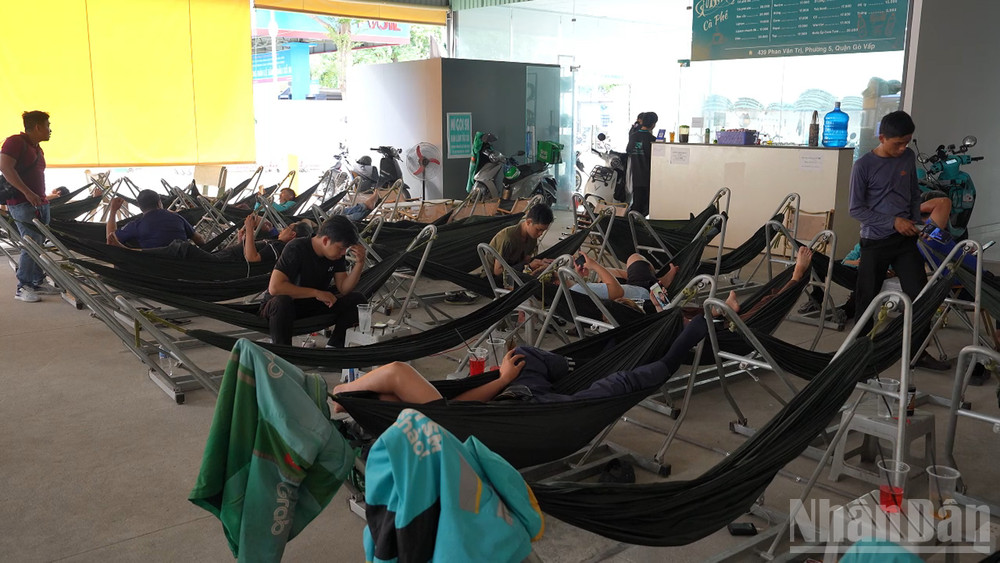 Mặt bằng để làm nơi sạc pin công cộng đang là vấn đề lớn với nhiều nhà đầu tư . ndo_br_0801-1.jpg