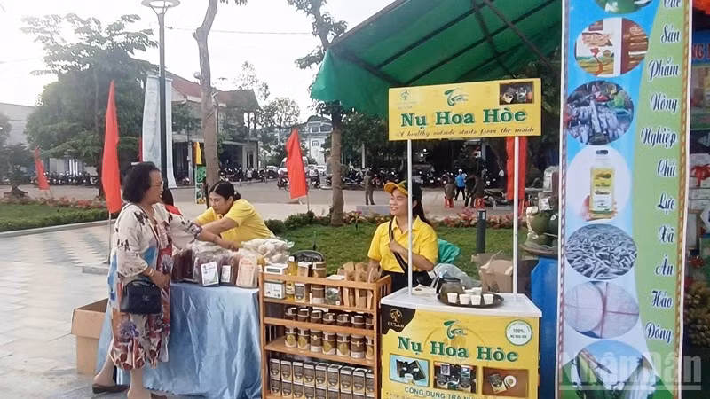 Dù có nhiều bước tiến song thương mại miền núi vẫn đối mặt nhiều khó khăn, thách thức.