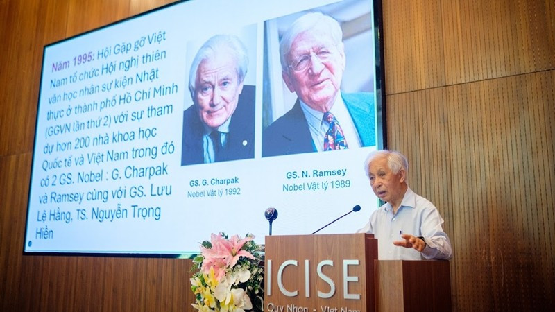 Giáo sư Trần Thanh Vân phát biểu tại Hội thảo. datt3.jpg