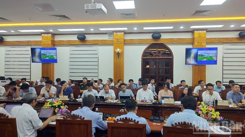 Các đại biểu tham dự buổi làm việc. ndo_br_z6680558396553-b9e9bfd26f8f3a10a410c4012f67e234.jpg
